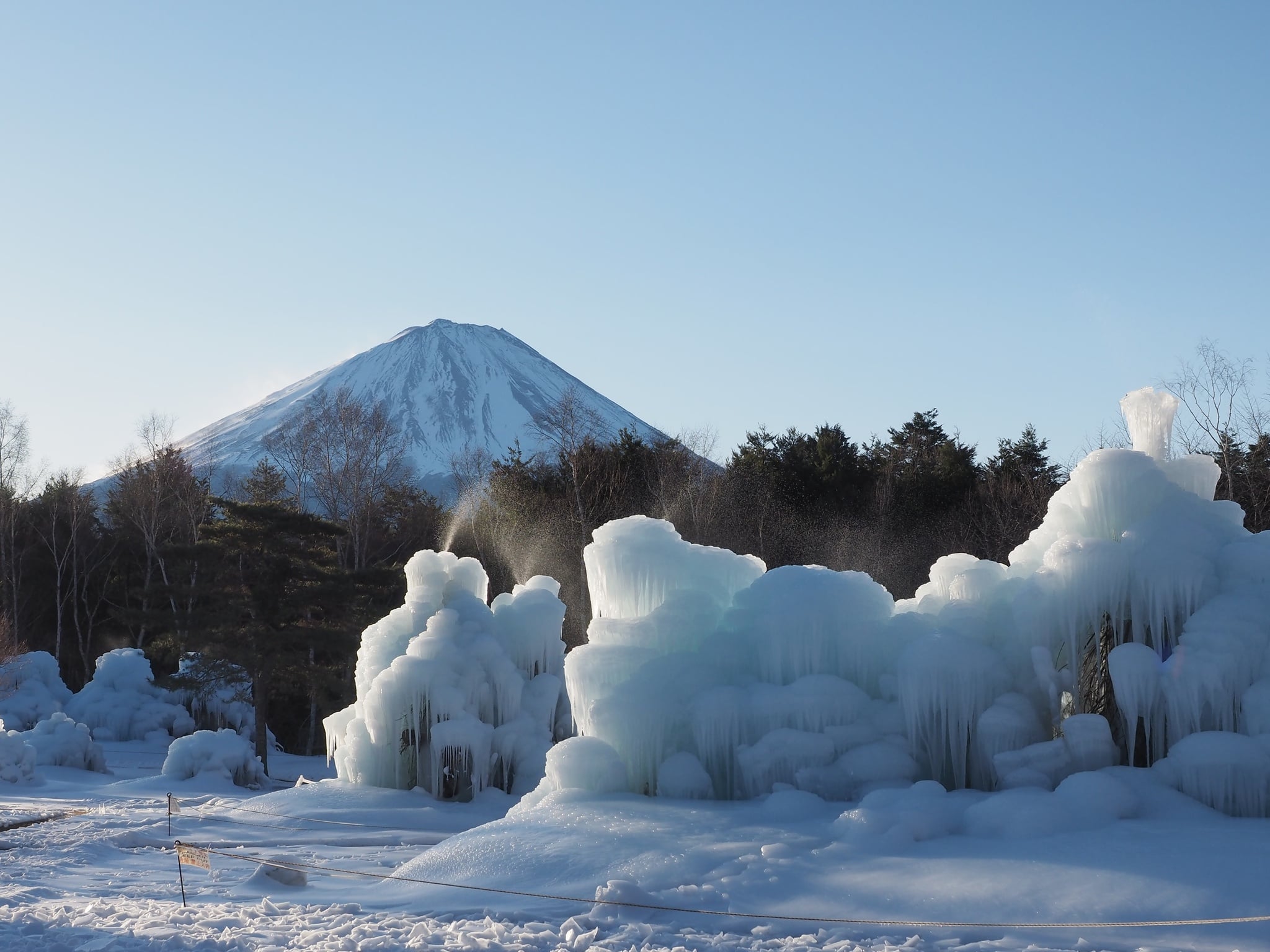 【山梨デートスポット✨】西湖こおりまつり❄✨